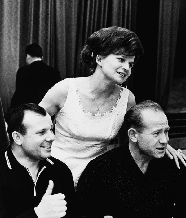 Јуриј Гагарин, Алексеј Леонов и Валентина Терјешкова из Совјетског Савеза шездесетих година прошлог века. - Sputnik Србија