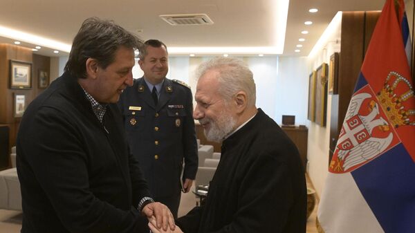 Potpisan ugovor o korišćenju zemljišta između Ministarstva odbrane i Srpske pravoslavne crkve. - Sputnik Srbija