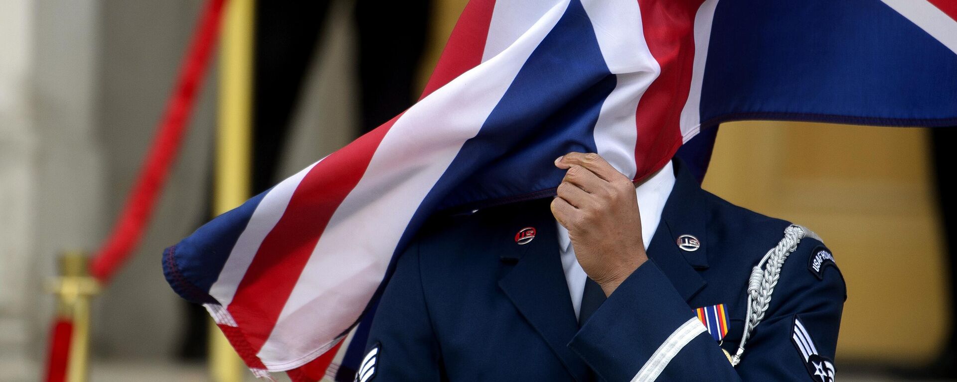 Gardista iza britanske zastave  - Sputnik Srbija, 1920, 08.04.2025