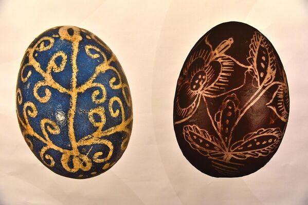 Поставка је резултат дугогодишњег прикупљања етнографске грађе и садржи радове познатих сликара као што су Никола Зега, Владислав Тителбах, Младен Мирић и Милица Матлас. - Sputnik Србија