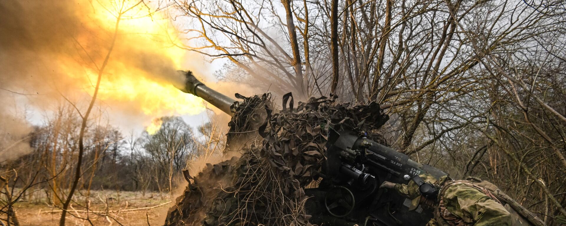 Паљба из хаубице Д-20 групе Каштана снага специјалне намене Ахмат у зони специјалне војне операције - Sputnik Србија, 1920, 10.04.2025