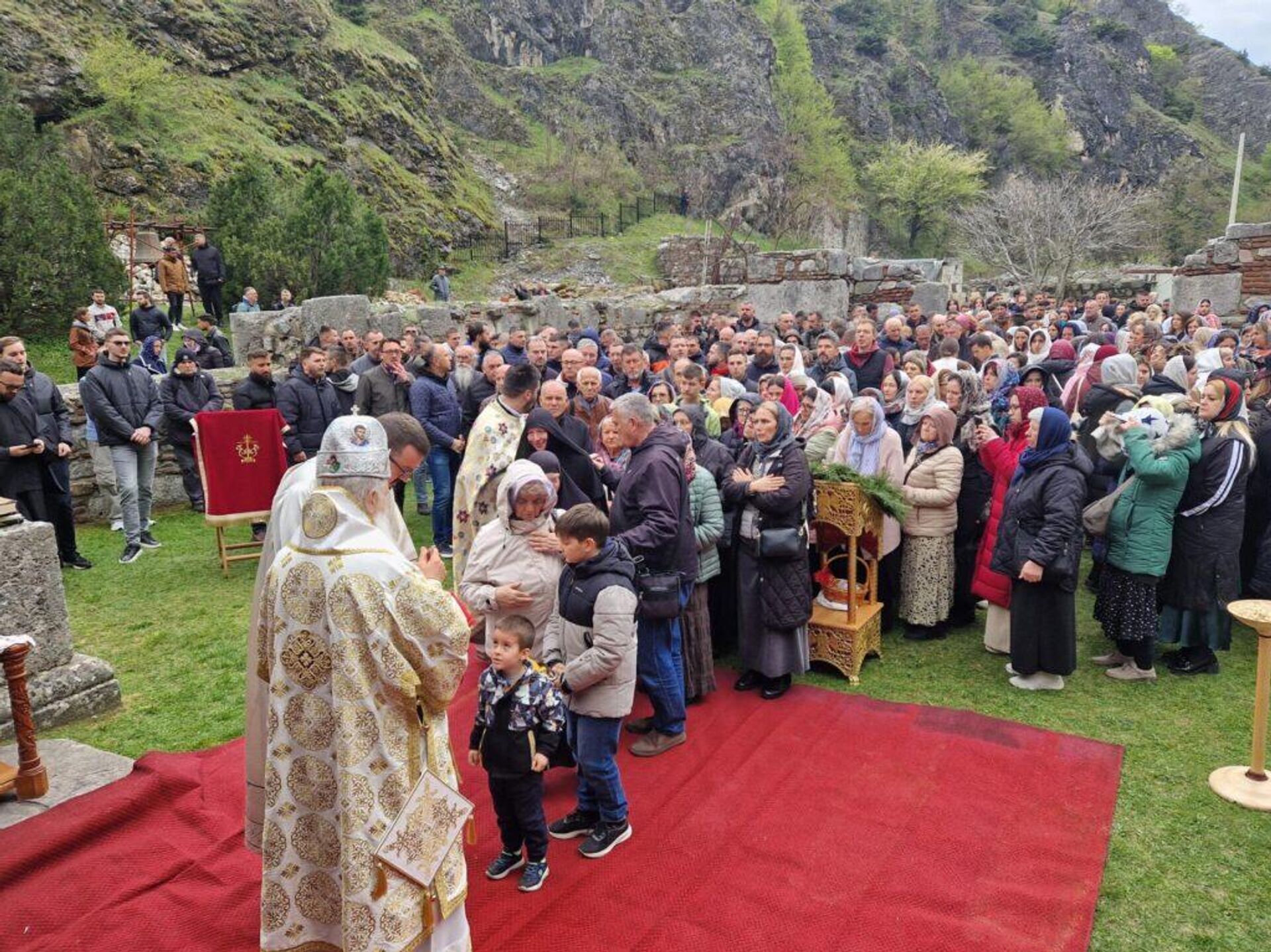 Лазарева субота свечано прослављена у манастиру Светих Архангела код Призрена - Sputnik Србија, 1920, 12.04.2025