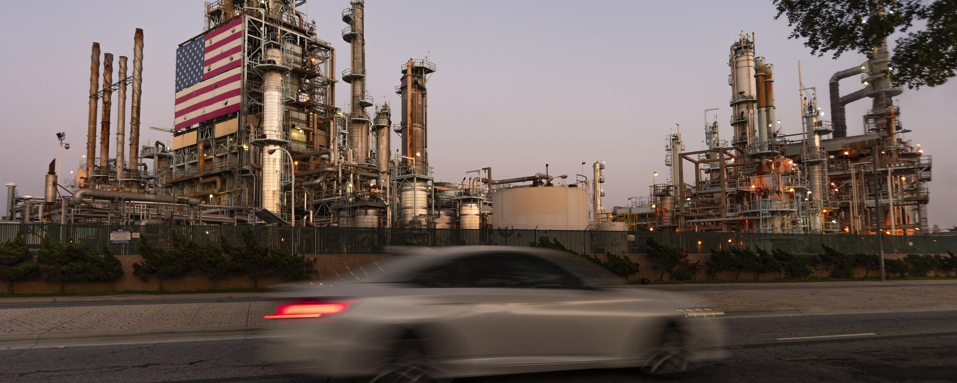Рафинерија у Америци - Sputnik Србија, 1920, 15.04.2025
