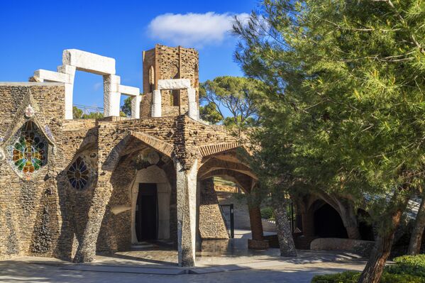 Cripta de la Colònia Güell, je nedovršeno delo Antonija Gaudija. Izgrađena je kao bogomolja za ljude na području u Santa Coloma de Cervelló, blizu Barselone - Sputnik Srbija