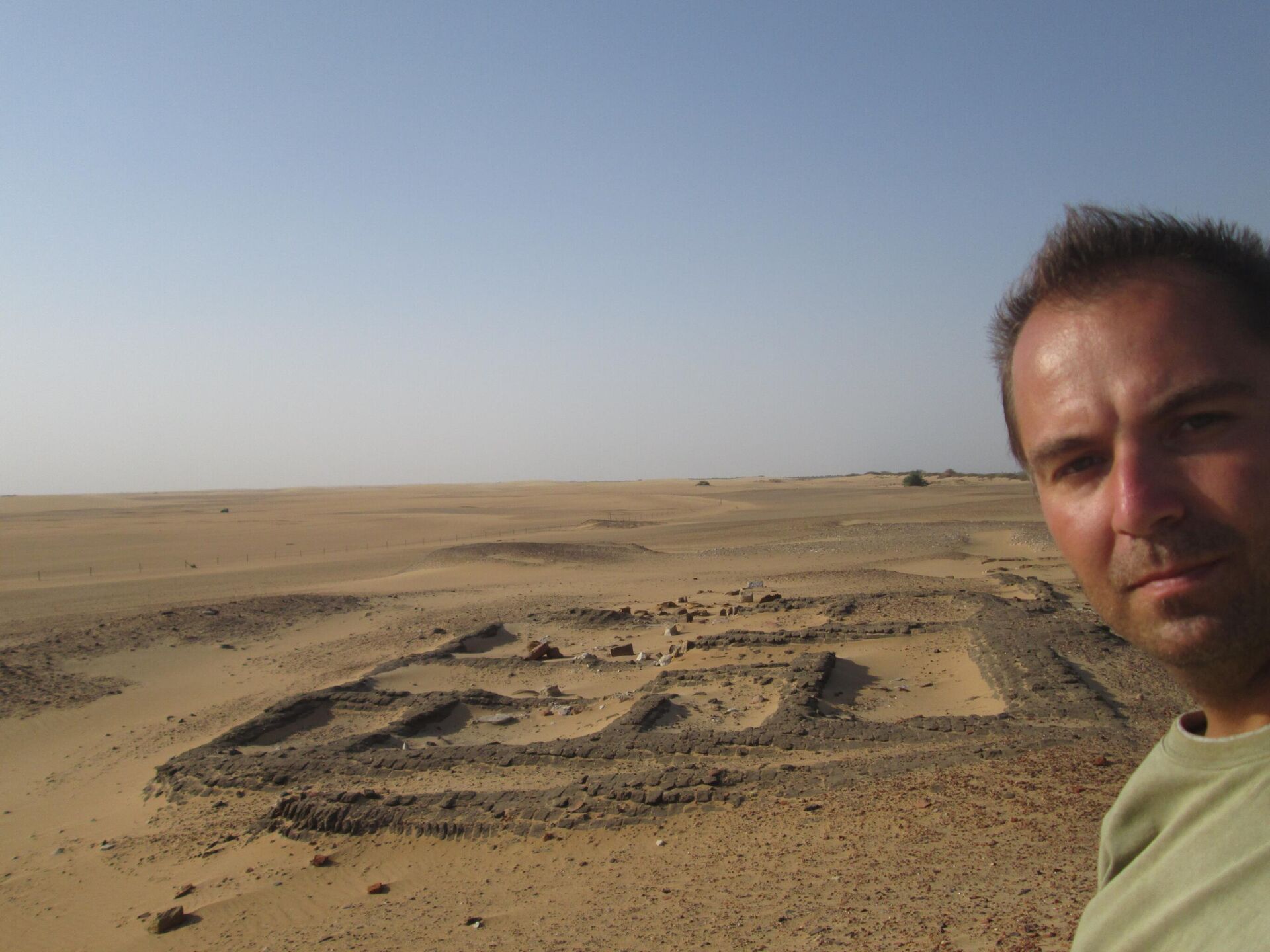 Viktor Lazić u Sudanu Viktor Lazić u Sudanu - Sputnik Srbija, 1920, 16.04.2025