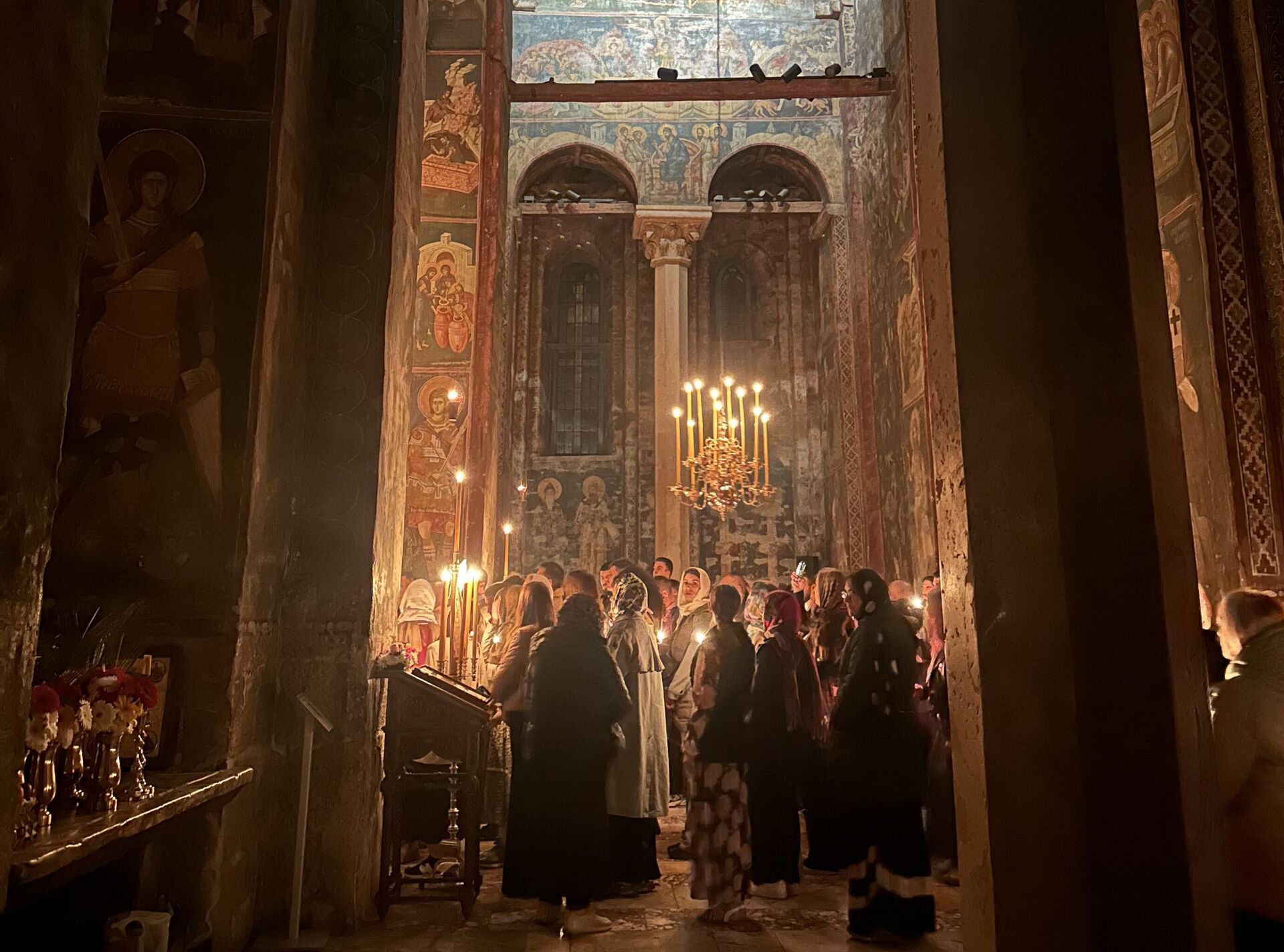 Детаљ ноћашње службе у Пећкој патријаршији - Sputnik Србија, 1920, 20.04.2025