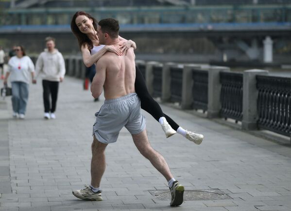 Proleće u Moskvi koje po temperaturama podseća na leto. - Sputnik Srbija