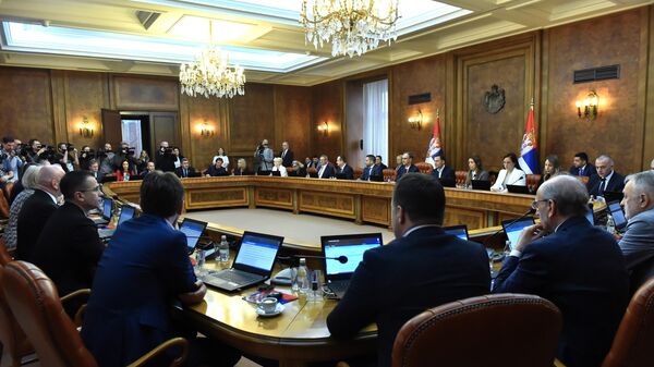 Сутра седница владе у Палати Србија, присуствоваће и Вучић — тема НИС