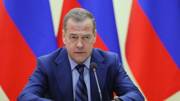 Медведев: За разлику од Запада – Русија никога није држала у колонијалном заточеништву