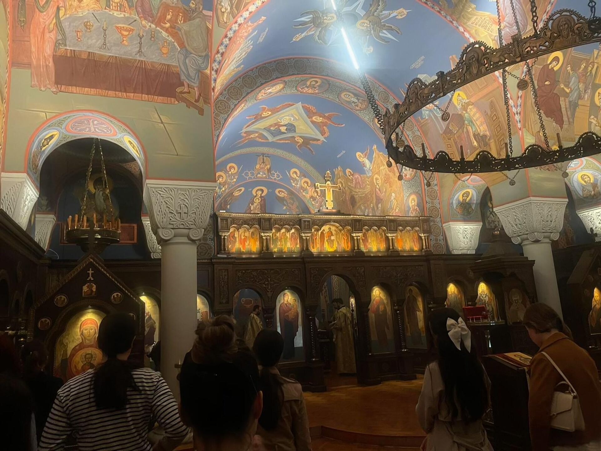 Прва Света Литургија у патријаршијској капели после три године паузе Прва Света Литургија у патријаршијској капели после три године паузе - Sputnik Србија, 1920, 04.05.2025