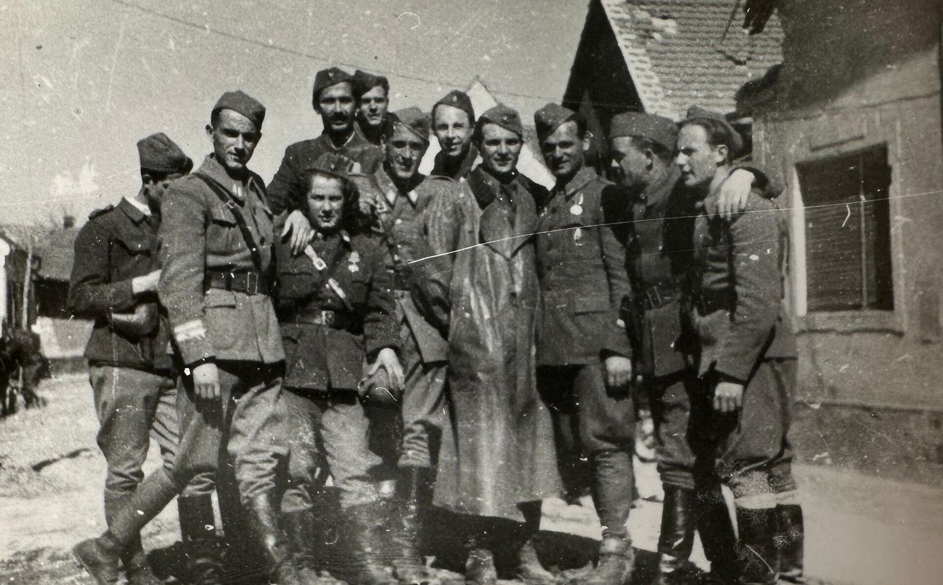 Негде у Славонији - успомена са Сремског фронта - Sputnik Србија, 1920, 07.05.2025