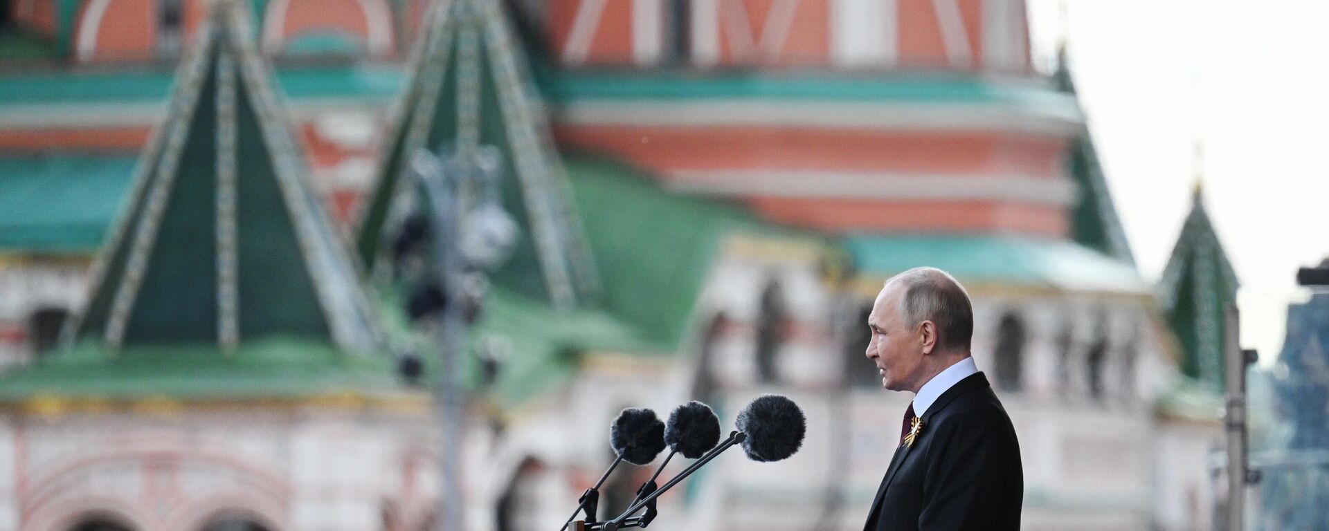 Президент РФ В. Путин и иностранные лидеры на военном параде в честь 80-летия Победы - Sputnik Србија, 1920, 09.05.2025