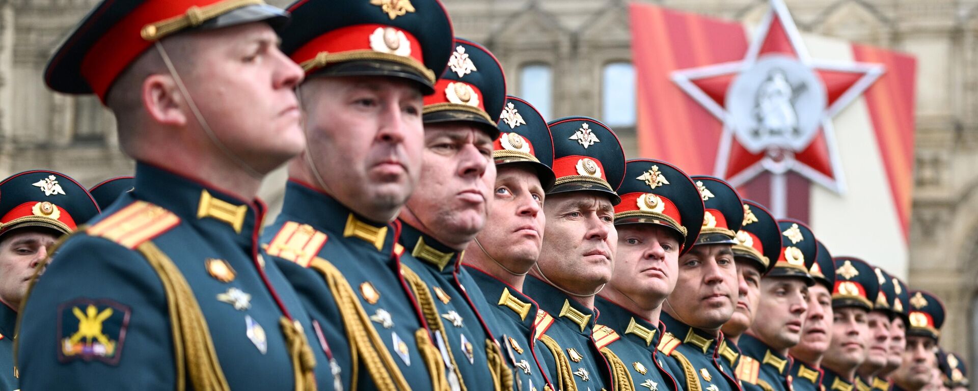 Парадна јединица Комбиноване оружане академије Оружаних снага Руске Федерације на Црвеном тргу у Москви током војне параде посвећене 80. годишњици победе у Великом отаџбинском рату. - Sputnik Србија, 1920, 29.04.2026