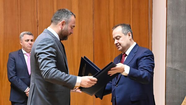 Србија и Северна Македонија потписале споразум о заједничкој контроли на Прешеву и Табановцима - Sputnik Србија