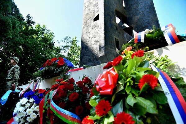 Поводом 80. годишњице победе у Другом светском рату у Београду, амбасадор Русије у Србији Александар Боцан-Харченко положио је цвеће на Споменик совјетским ветеранима рата на Авали. Поводом 80. годишњице победе у Другом светском рату у Београду, амбасадор Русије у Србији Александар Боцан-Харченко положио је цвеће на Споменик совјетским ветеранима рата на Авали. - Sputnik Србија
