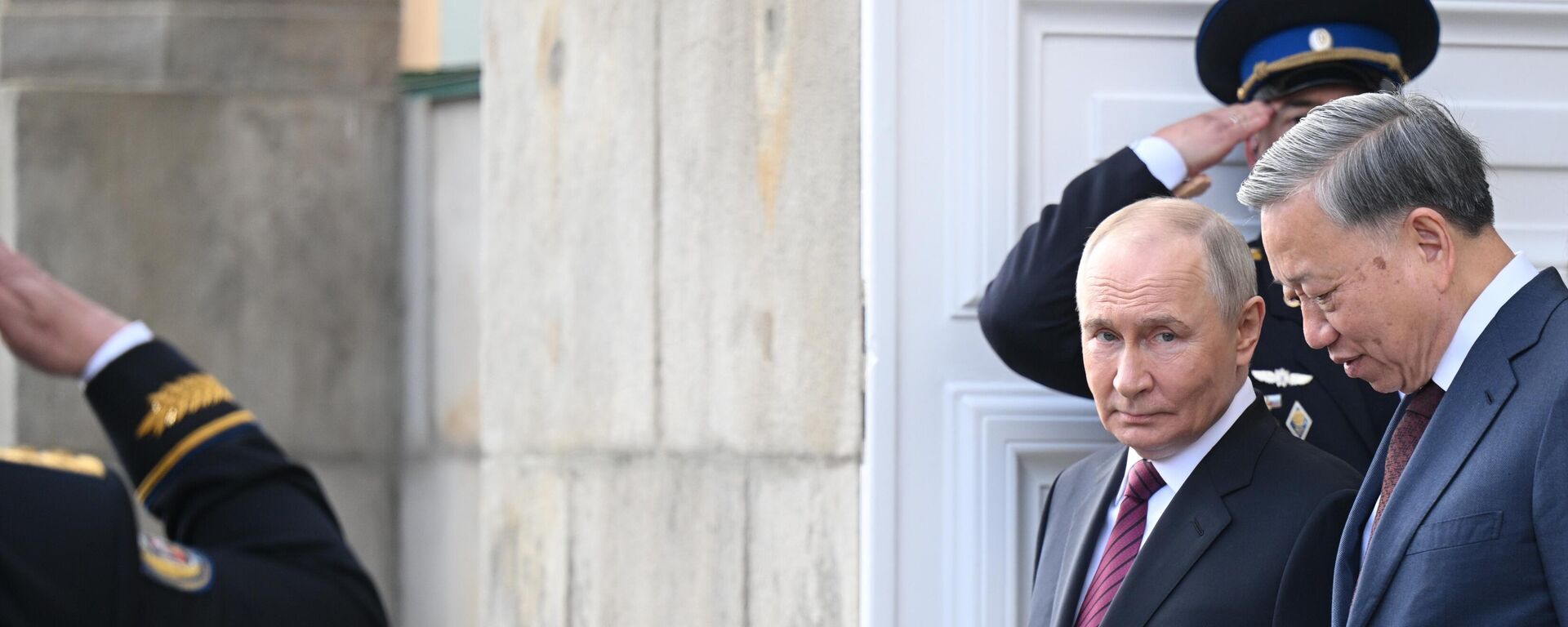 Ruski predsednik Vladimir Putin i generalni sekretar Komunističke partije Vijetnama To Lam - Sputnik Srbija, 1920, 11.05.2025