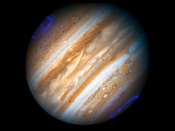 Светлуцава аурора изнад Јупитера Светлуцава аурора изнад Јупитера - Sputnik Србија