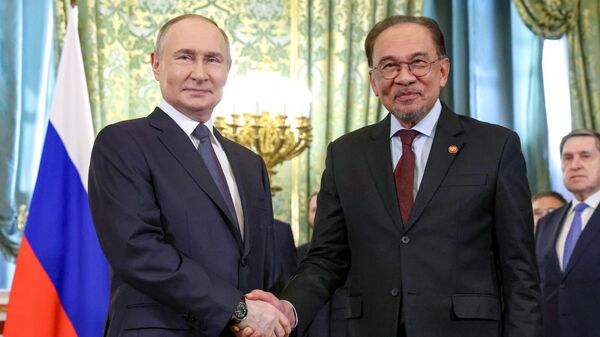 Sastanak ruskog predsednika Vladimira Putina i malezijskog premijera Anvara Ibrahima - Sputnik Srbija
