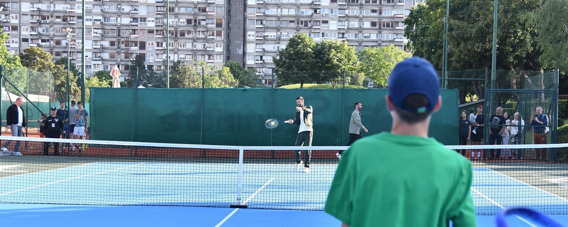 Novak Đoković i Lacoste otvorili teniski teren na Novom Beogradu - Sputnik Srbija, 1920, 13.10.2025