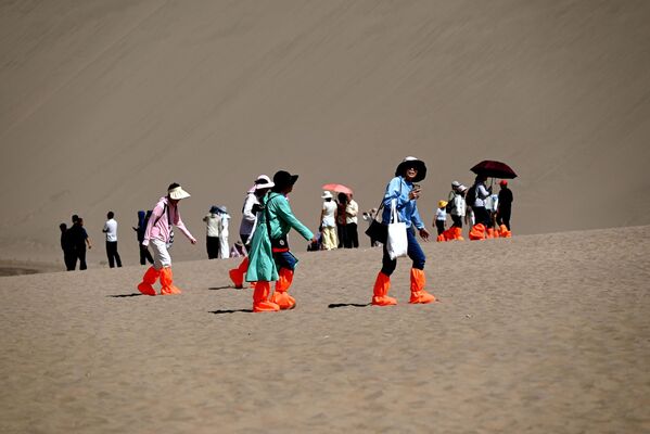 Истовремено, град сваке године посећује неколико милиона туриста.  - Sputnik Србија