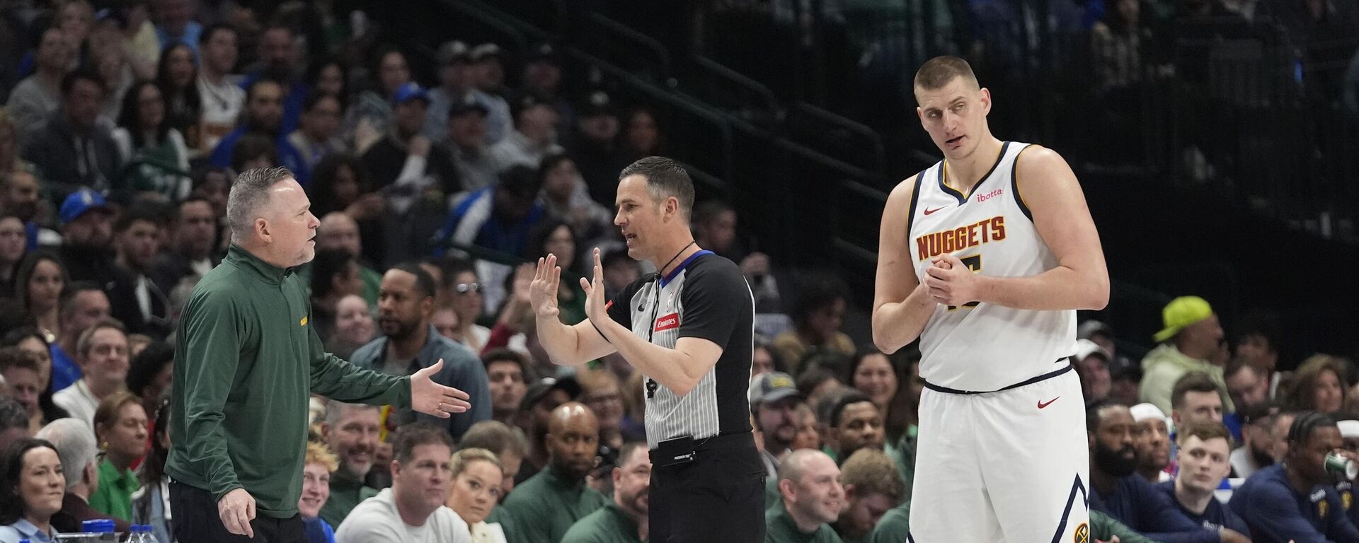 Никола Јокић и Мајкл Мелоун - Sputnik Србија, 1920, 21.05.2025