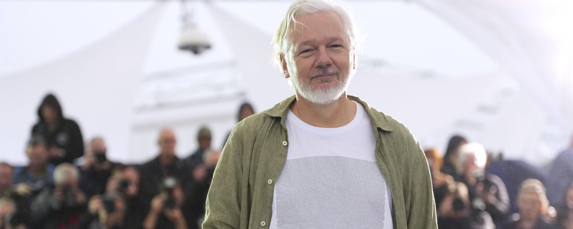 Џулијан Асанж Џулијан Асанж - Sputnik Србија, 1920, 21.05.2025