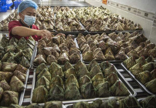 Ова традиција има вековну историју и представља важан део културног идентитета локалне заједнице. - Sputnik Србија