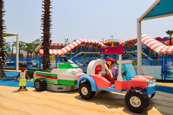 У Кини ће бити отворена три Леголенд тематска парка - у Шангају, Шенжену и Сечуану.  - Sputnik Србија