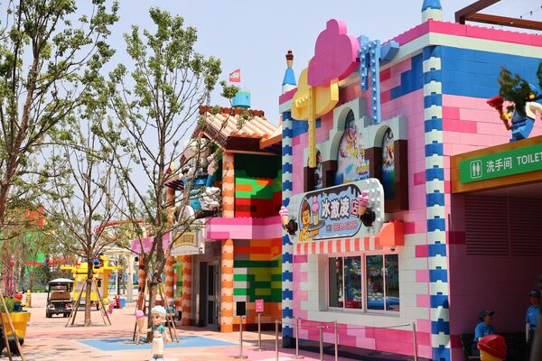 Леголанд Шангај ће укључити препознатљиву Monkie Kid зону, која је инспирисана кинеским класичним романом Путовање на Запад. - Sputnik Србија