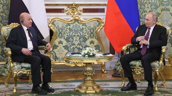 Sastanak ruskog predsednika Vladimira Putina sa jemenskim liderom Rašadom el Alimijem u Kremlju - Sputnik Srbija