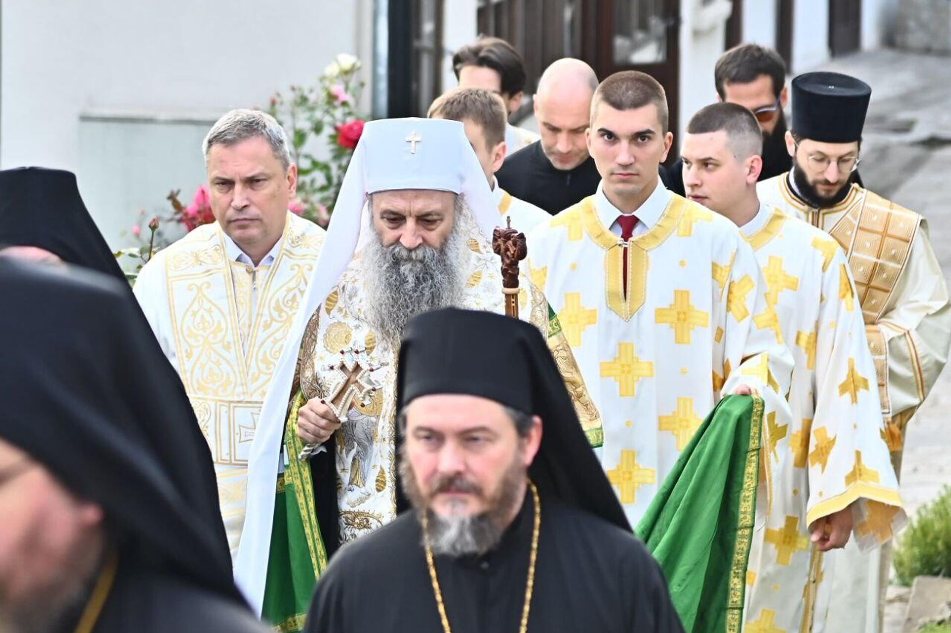 patrijarh Porfirije sa sveštenstvom - Sputnik Srbija, 1920, 28.05.2025