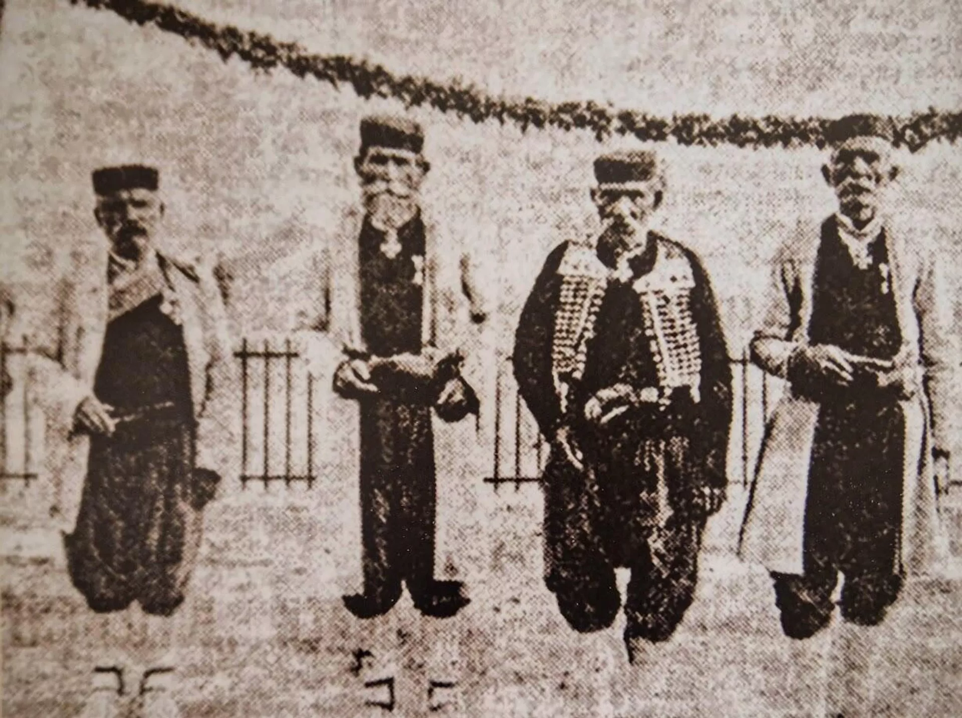 Serdar Pero Tunguz, pop Todor Deretić, vojvoda Stojan Kovačević i komandir Kiko Stevanović, Beograd, 1911. Serdar Pero Tunguz, pop Todor Deretić, vojvoda Stojan Kovačević i komandir Kiko Stevanović, Beograd, 1911. - Sputnik Srbija, 1920, 31.05.2025
