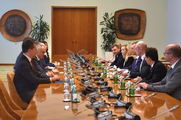 Пријем Михаила Дегтјарјова Пријем Михаила Дегтјарјова - Sputnik Србија