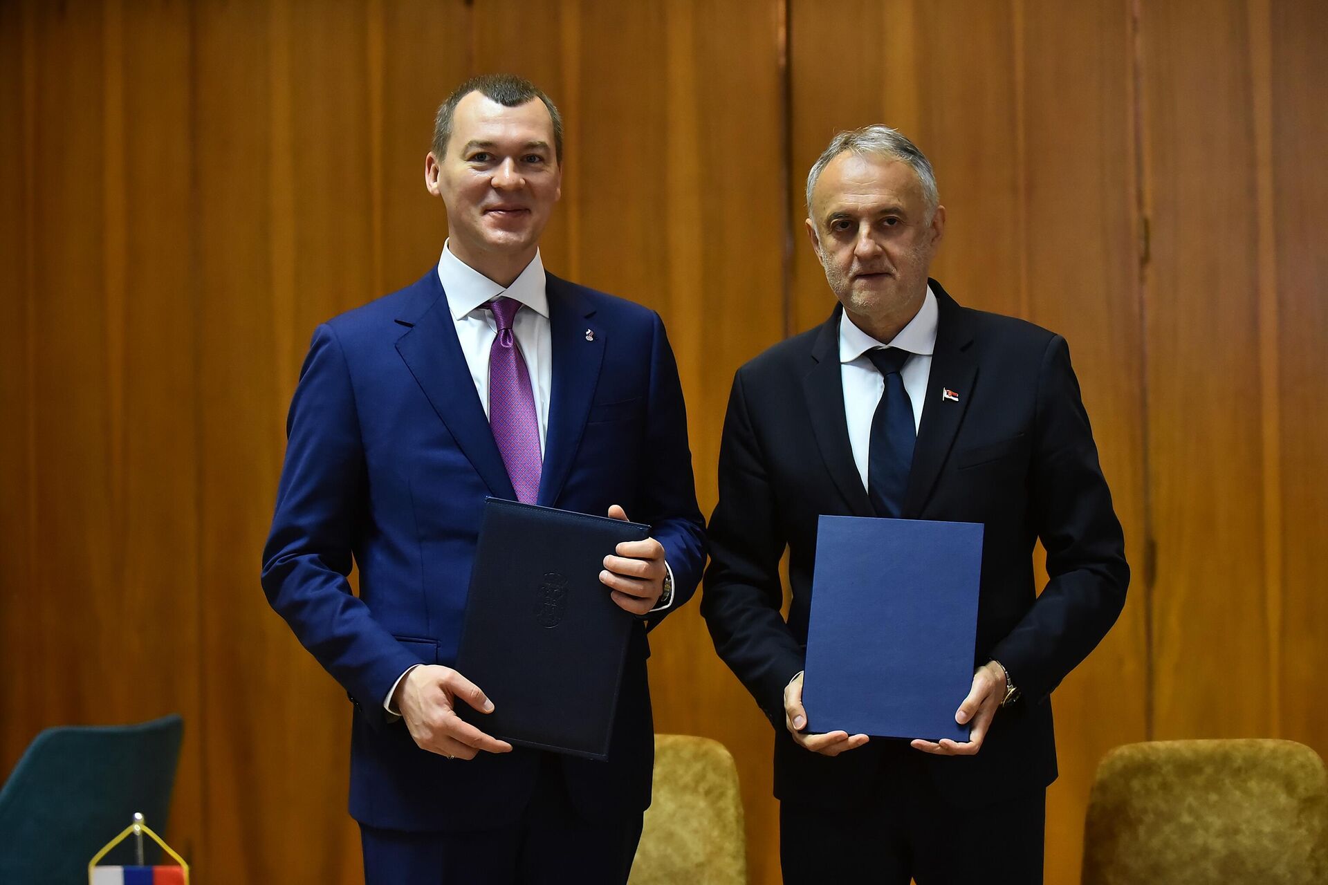 Srpski i ruski ministri sporta, Zoran Gajić i Mihail Degtjarjov nakon potpisivanja Memoranduma o saradnji između Srbije i Rusije u oblasti sporta Srpski i ruski ministri sporta, Zoran Gajić i Mihail Degtjarjov nakon potpisivanja Memoranduma o saradnji između Srbije i Rusije u oblasti sporta - Sputnik Srbija, 1920, 31.05.2025
