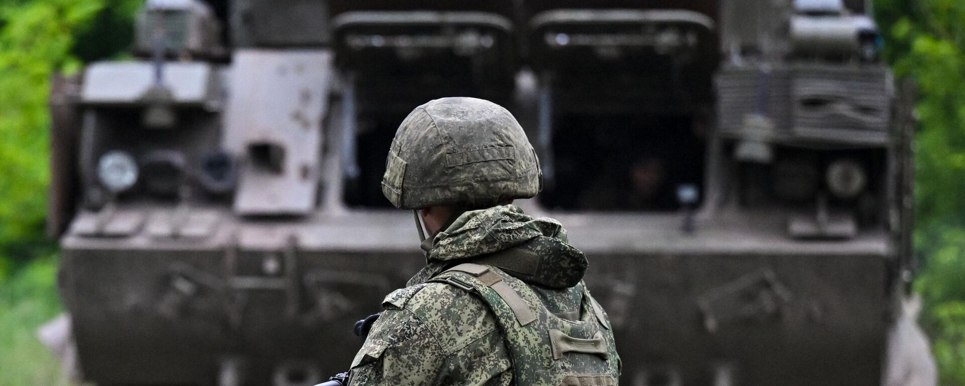 Ruski vojnik pored sistema TOR M-1 u zoni specijalne vojne operacije - Sputnik Srbija, 1920, 01.06.2025