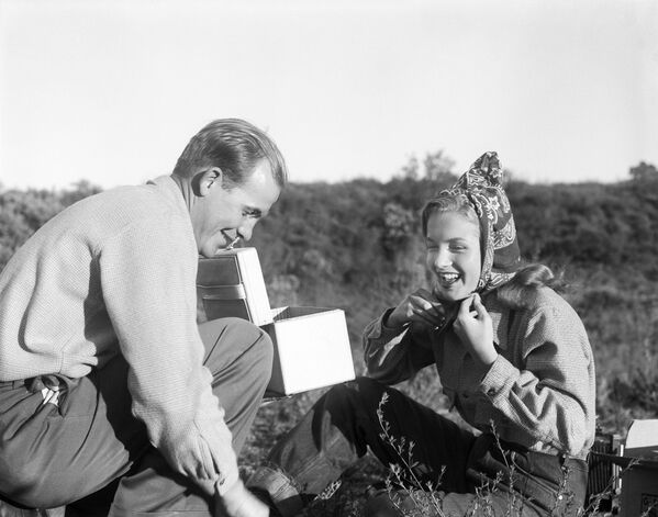 Bila je najplaćenija glumica čitavu deceniju, a njeni filmovi su zaradili 200 miliona dolara (ekvivalent dve milijarde dolara u 2024.) do trenutka njene smrti 1962. godine. - Sputnik Srbija