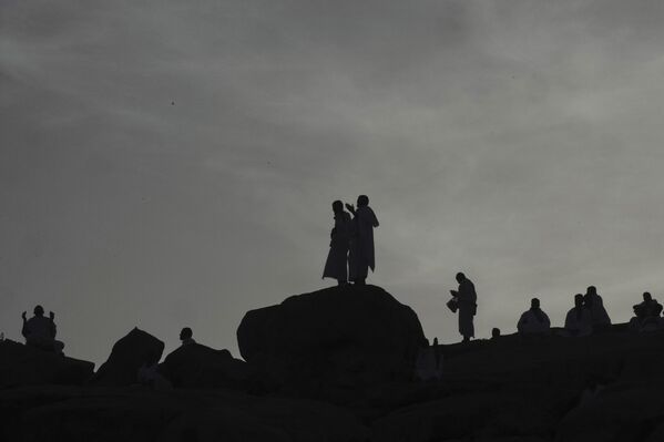 Велике гужве током хаџа и раније су изазивале несреће, од којих је најтежа била 2015. године, када је у стампеду током ритуалног &quot;каменовања ђавола&quot; у Мини страдало око 2.300 људи. - Sputnik Србија