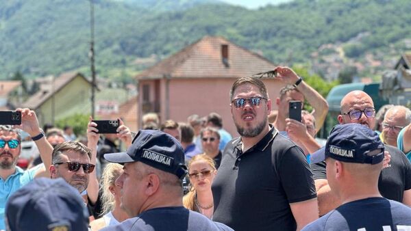 Blokada biračkog mesta Makovište u Kosjeriću - Sputnik Srbija