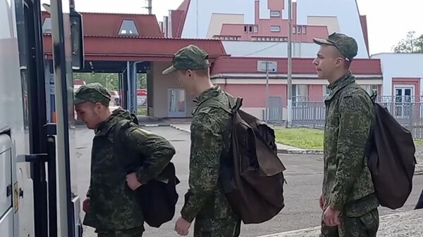 Враћена прва група руских ратних заробљеника, млађих од 25 година Враћена прва група руских ратних заробљеника, млађих од 25 година - Sputnik Србија