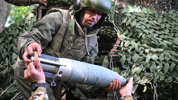 Посада тенка Т-80БВМ у зони специјалне војне операције Посада тенка Т-80БВМ у зони специјалне војне операције - Sputnik Србија