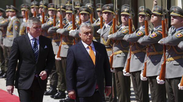 Роберт Фицо и Виктор Орбан - Sputnik Србија