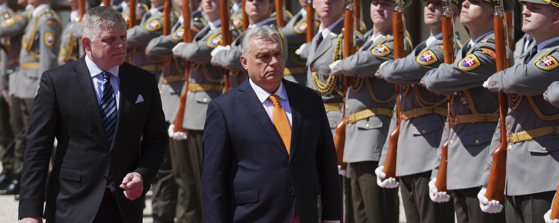 Роберт Фицо и Виктор Орбан Роберт Фицо и Виктор Орбан - Sputnik Србија, 1920, 15.11.2025