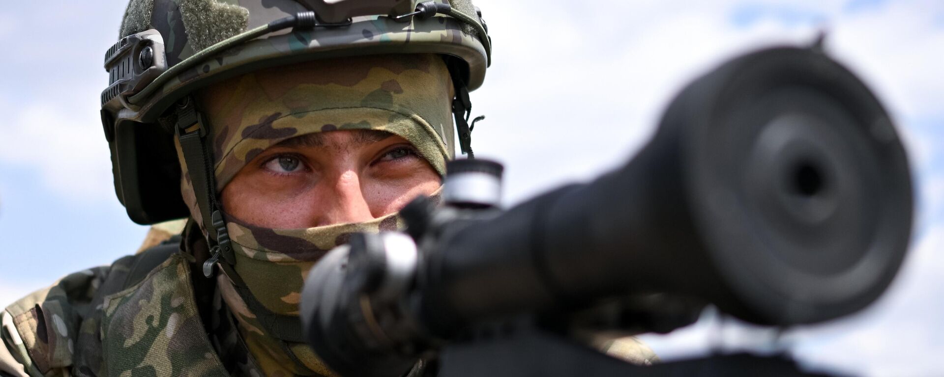 Ruski snajperista grupe Centar u zoni specijalne vojne operacije - Sputnik Srbija, 1920, 16.06.2025