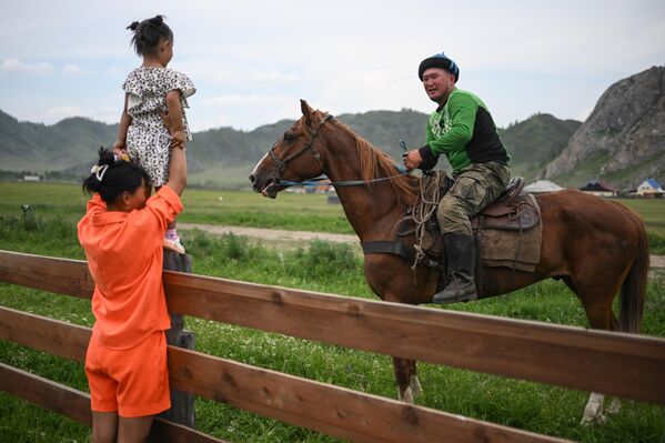 На полеђини дреса сваког учесника мора бити број који одговара броју наведеном у пријави. - Sputnik Србија