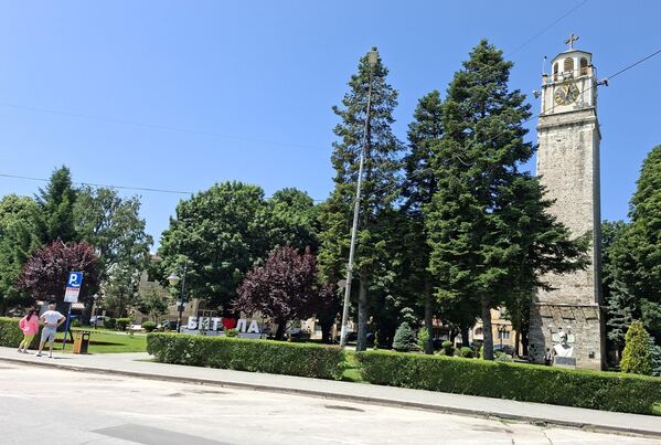 Мала варошица подно Пелистера постала је место атентата на руског конзула. Великог борца за права православне раје, коју су Турци злостављали и затирали, руског царског конзула племићког рода Александра Аркадијевича Ростоковског, 8. августа 1903. убили су двојица турских аскера албанске националности - Sputnik Србија