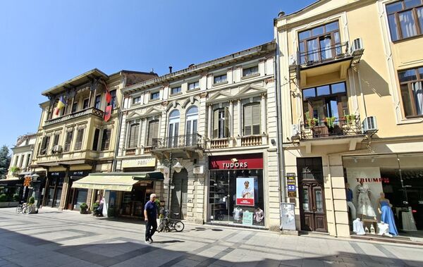 Битољ је дуго времена носио епитет најконзулскијег града на Балкану. Прва три страна конзулата у Битољу отворена су око 1853. године. Били су то француски, британски и немачки. На врхунцу своје славе Битољ је имао двадесет конзулата - Sputnik Србија