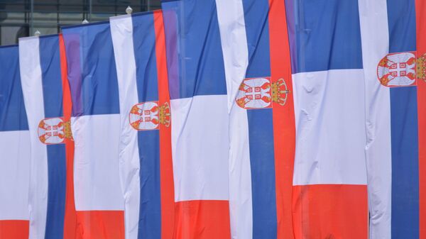 Заставе Србије и Француске испред Палате „Србија“ - Sputnik Србија