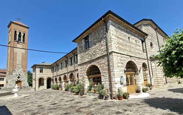 Православна Црква Св. Димитрија подигнута је 1830. године, прилозима грађана који су скупили између себе 184.662 турска гроша. У цркви која је била под јурисдикцијом Цариградске патријаршије причешћивали су се Срби. Тако је у јесен 1900. године ту причешћена сва српска омладина, која је похађала основне школе и гимназије - Sputnik Србија