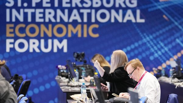 СПИЕФ-2025. Рад форума - Sputnik Србија