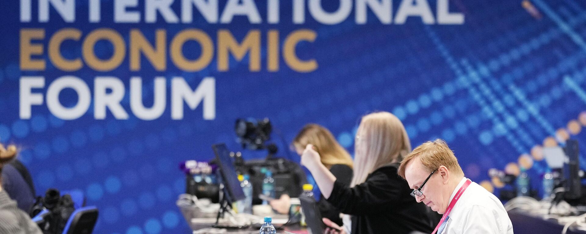 СПИЕФ-2025. Рад форума - Sputnik Србија, 1920, 21.06.2025